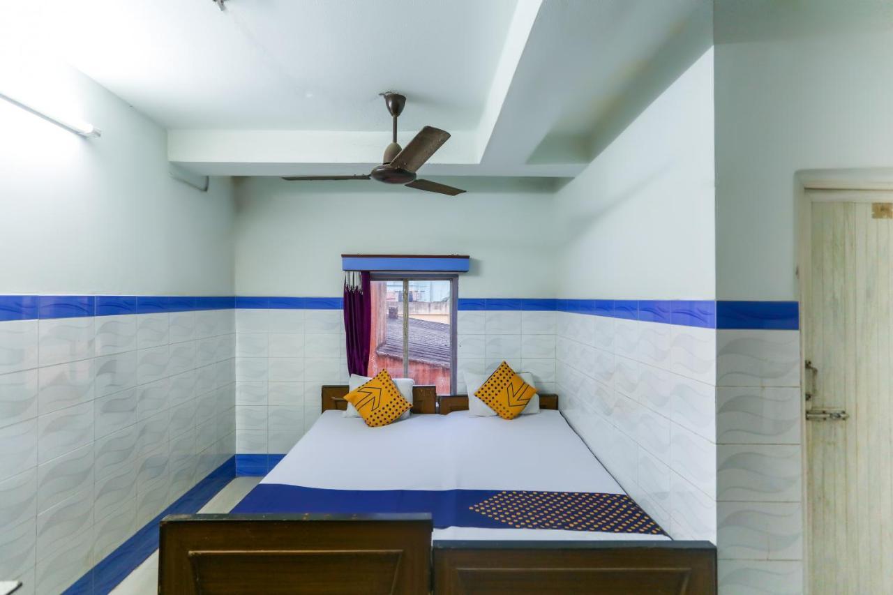 Oyo 67789 Hotel Savera Ahmedabad Esterno foto