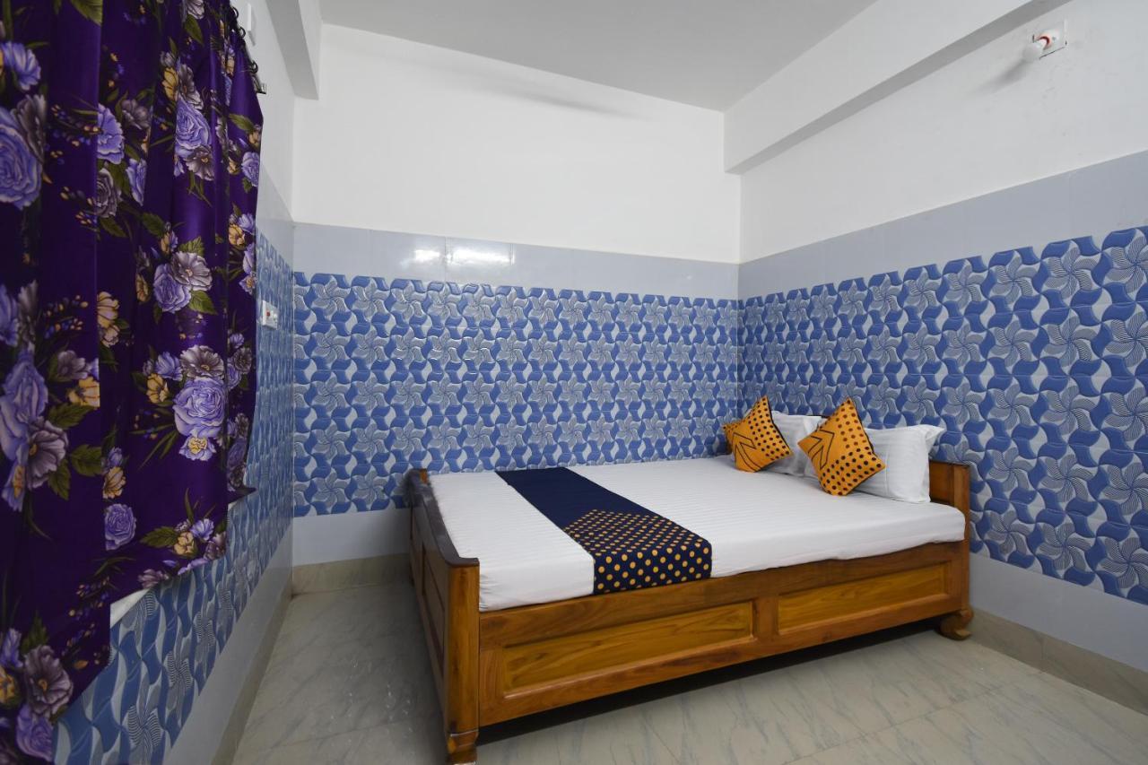 Oyo 67789 Hotel Savera Ahmedabad Esterno foto