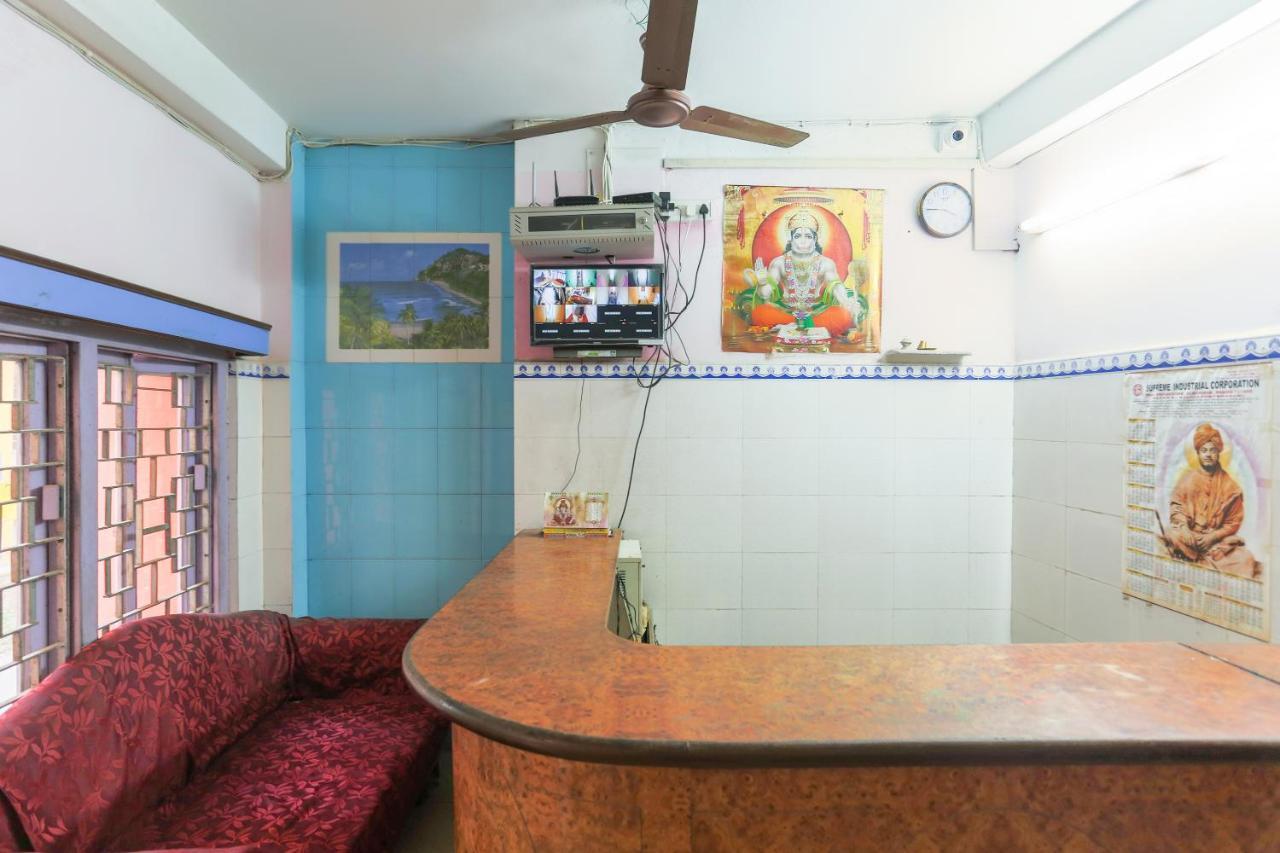Oyo 67789 Hotel Savera Ahmedabad Esterno foto