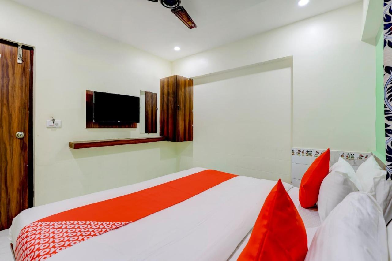 Oyo 67789 Hotel Savera Ahmedabad Esterno foto