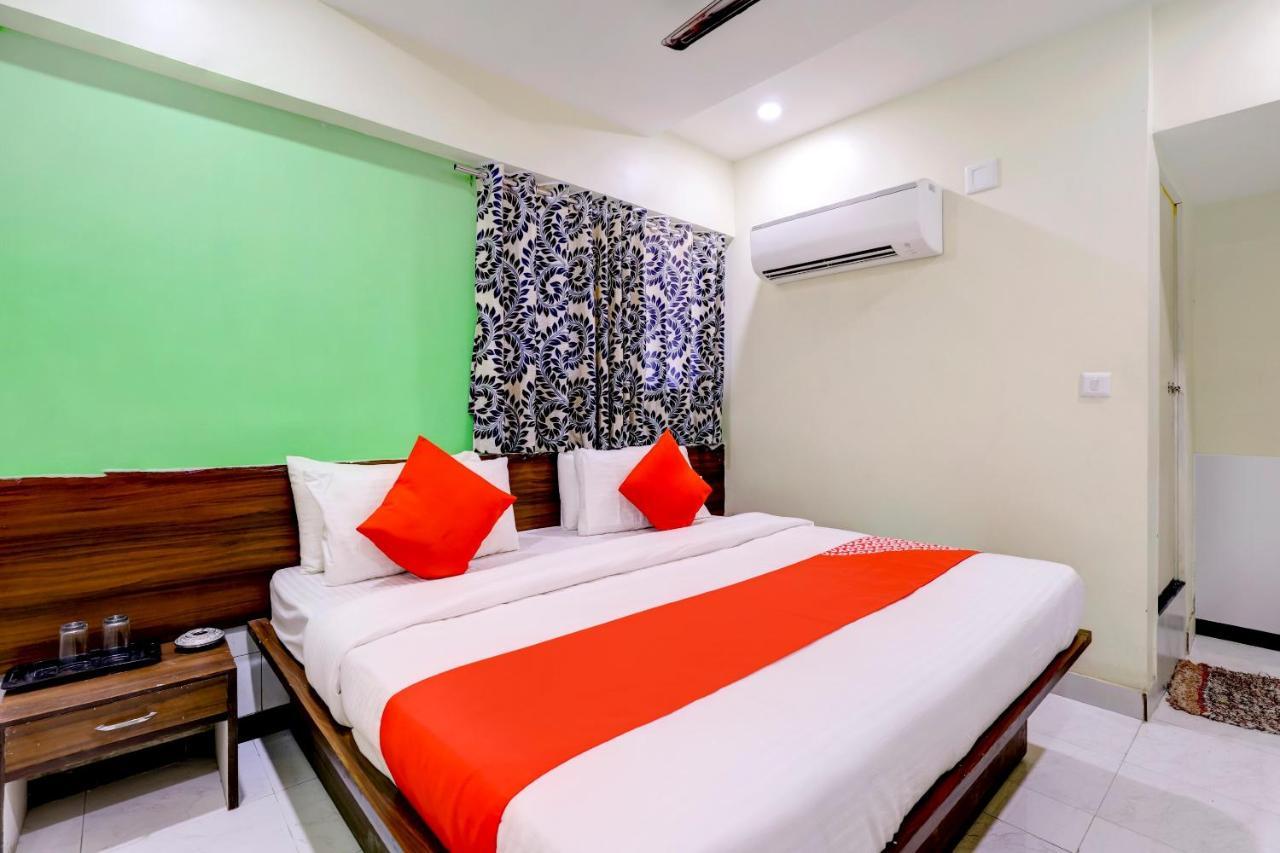 Oyo 67789 Hotel Savera Ahmedabad Esterno foto