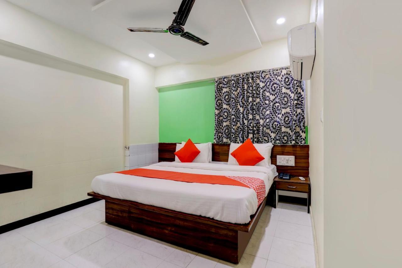Oyo 67789 Hotel Savera Ahmedabad Esterno foto